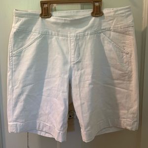 Jag Jeans white shorts